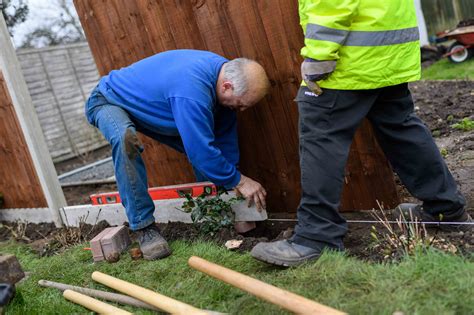 Fence Installation – 4 – S&H Sheds