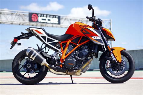 Essai Ktm Super Duke 1290 R 2014 Motoplusca