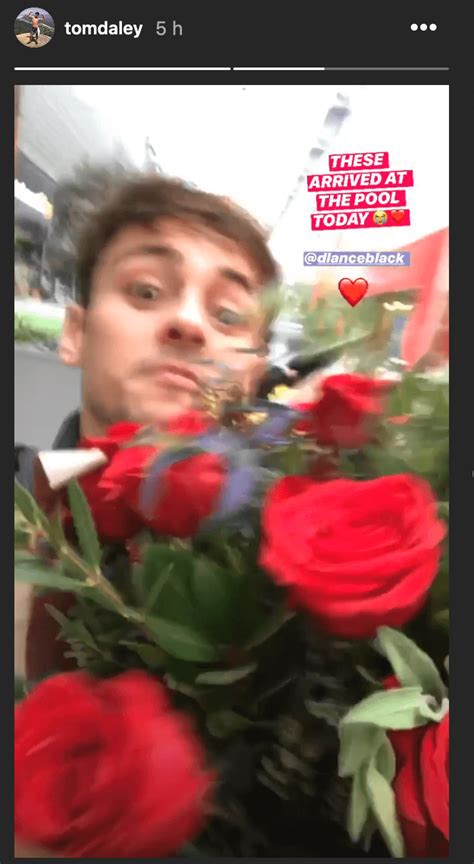 Coppie di celebrità gay a San Valentino i baci e gli auguri social FOTO Gay it