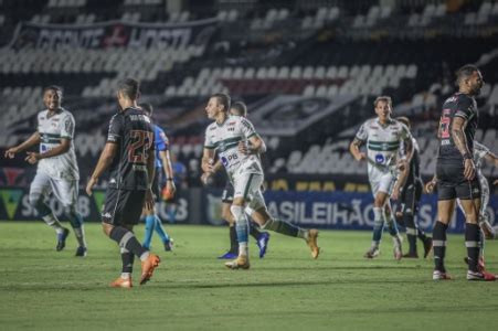 Assista ao gol de Hugo Moura que deu a vitória ao Coritiba sobre o