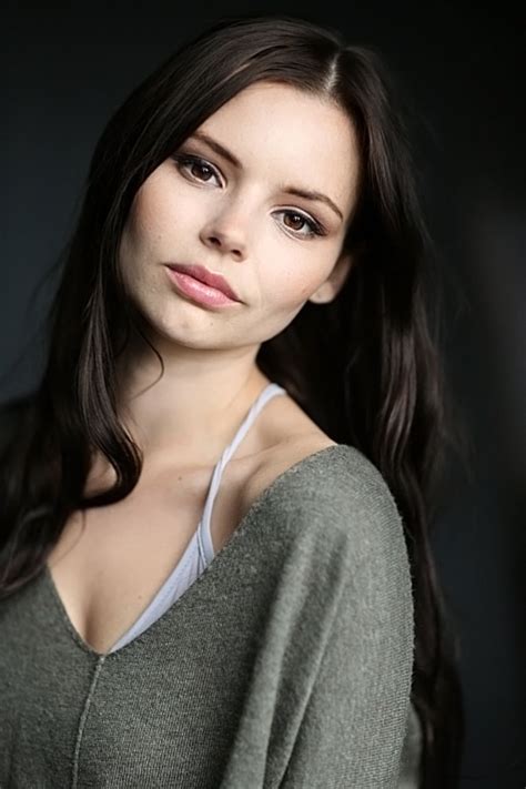 Eline Powell Nude Feet Pics And Topless Scenes Scandal Planet