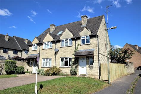 For Sale In Witney £275 000 An Attractive Three Bedroom Semi Detached