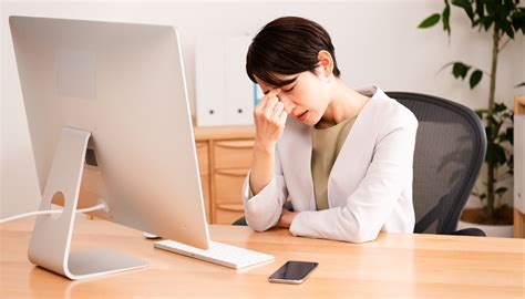 目の疲れの原因は？眼精疲労との違いや適切な対処法・予防方法を紹介 スギ薬局グループお客様サイト