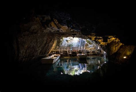 Unterirdischer See Höhle Grotte St Léonard Wallis