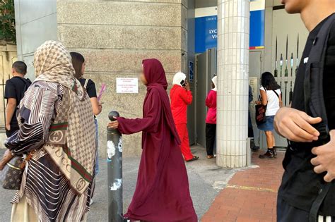 Abaya à Lécole 67 élèves Ont Refusé De La Retirer Le Jour De La Rentrée