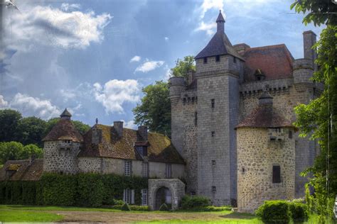 Le château de Villemonteix Le château de Villemonteix est Flickr