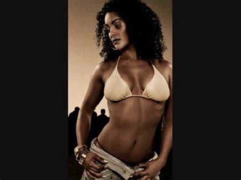 5 Hot Sexy Natasja Saad Bikini Pics