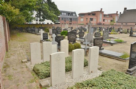 Baarle Nassau Roman Catholic Churchyard World War Two Cemeteries A