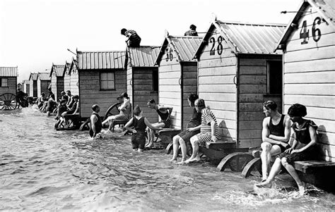 Whizzpast Victorian Beach Life Photos Of 19th Century Bathing