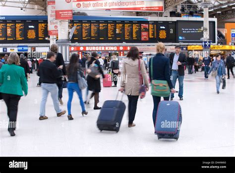 Victoria Station London Stock Photo Alamy