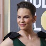 Hilary Swank enceinte de jumeaux à 48 ans elle impressionne en pleine