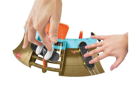 Купити Набір Хот Вілс Скейт Арена Hot Wheels Stadium Skate Park Exclusive Fingerboard Mattel
