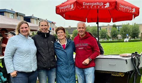 Groene Daken In De Slagen Tijdens Nationale Burendag Houtens Nieuws