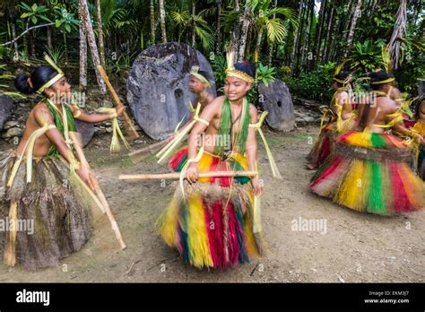 Yap Dance At Village Tour Stock Photo Alamy