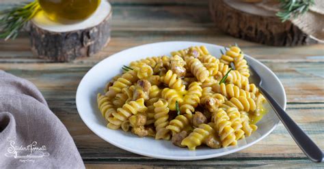 PASTA SALSICCIA E CREMA DI PATATE Ricetta Primo Piatto