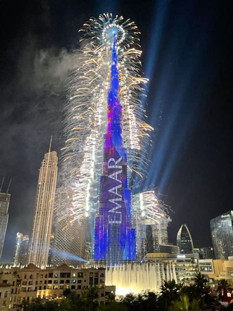 (4K) Watch Full Burj Khalifa Fireworks | Dubai, Dubai holidays, Burj ...