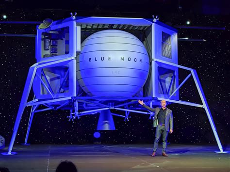 Jeff Bezos Unveils Blue Origins Blue Moon Lunar Lander Spacecraft