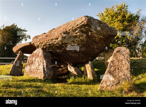 Arthur's Stone, Dorstone, Herefordshire, UK. Neolithic chambered tomb ...