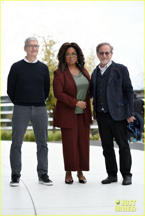 Apple Ceo Tim Cook Gets 750 Million Bonus Find Out Why Photo 4610955 Pictures Just Jared