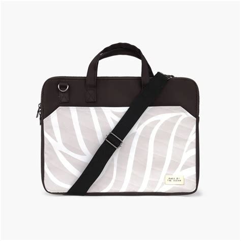 Sleek Laptop Messenger Bag Bags By The Ocean