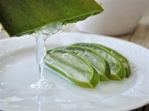 Cómo preparar una mascarilla de aloe vera para la cara ActitudFem