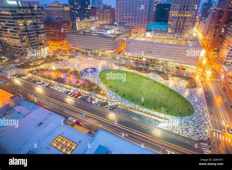 St. Louis downtown skyline at twilight Stock Photo - Alamy