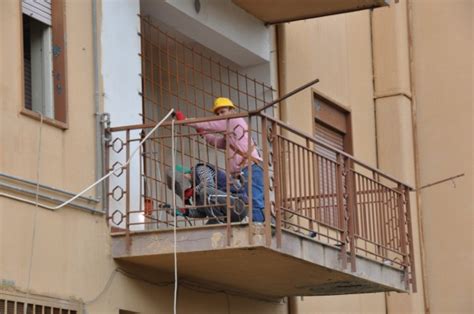 Case Popolari Col Cemento Depotenziato Sgomberate Famiglie Nell