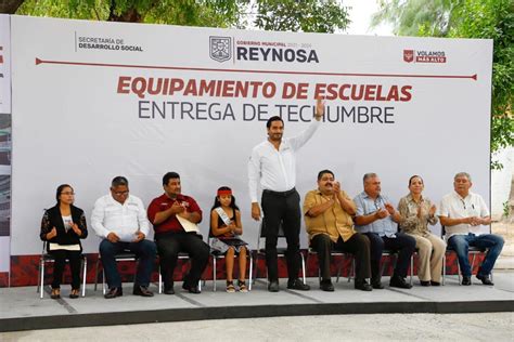 Entreg Alcalde Carlos Pe A Ortiz Techumbre A Escuela Leonardo G De La