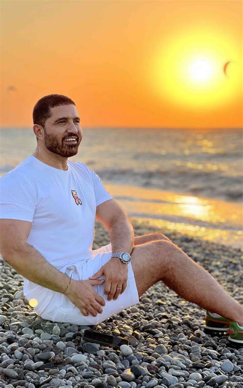 Yaran Gay Muscle Bear Lives In Paris Bearwww