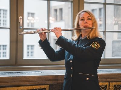 Polizei Sachsen Polizeiverwaltungsamt Musikerin Anne G Ldner Unter