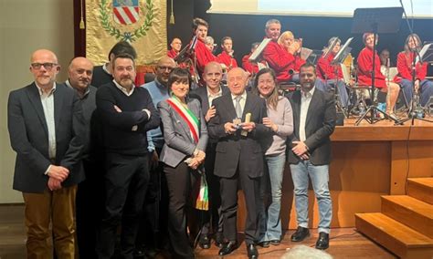 Lissone A Palazzo Terragni Consegnate Le Civiche Benemerenze Prima Monza