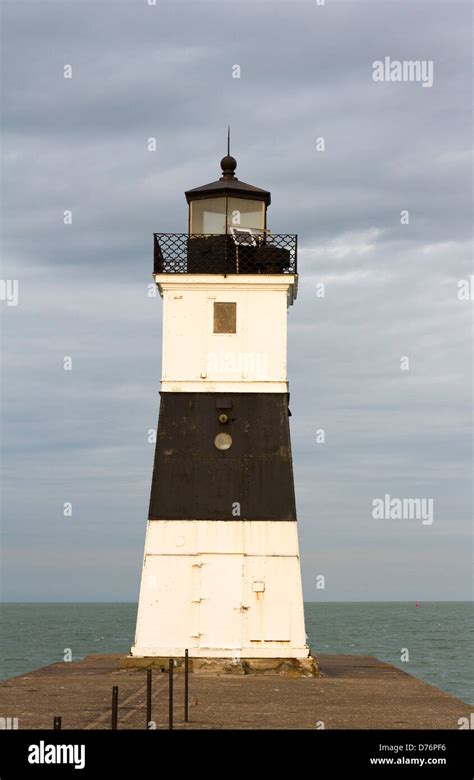 Presque Isle North Pierhead lighthouse, Lake Erie, Pennsylvania Stock ...