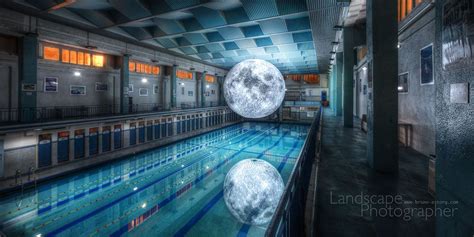 La Piscine Saint Georges à Rennes éclairée par la lune Classée comme