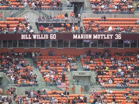 How Browns FB Marion Motley Helped Break The NFL's Color Barrier