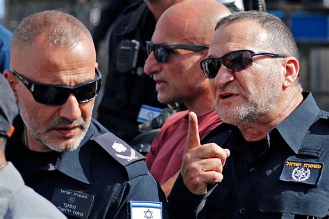 Israeli police chief urges Israelis who hold firearms licenses to carry