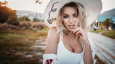 Babe Model Blonde Lady Woman Hd Wallpaper Rare Gallery