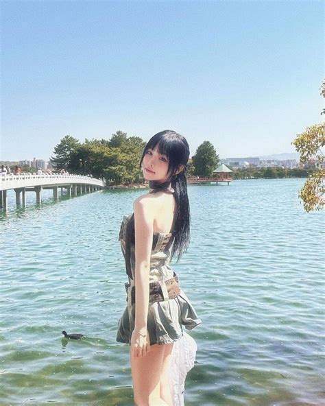 Ngắm body chuẩn số đo vàng của hot girl xứ Hàn triệu fan