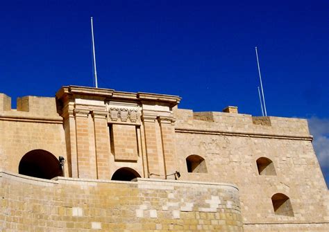 Senglea: Fortifications — Buildings of Malta