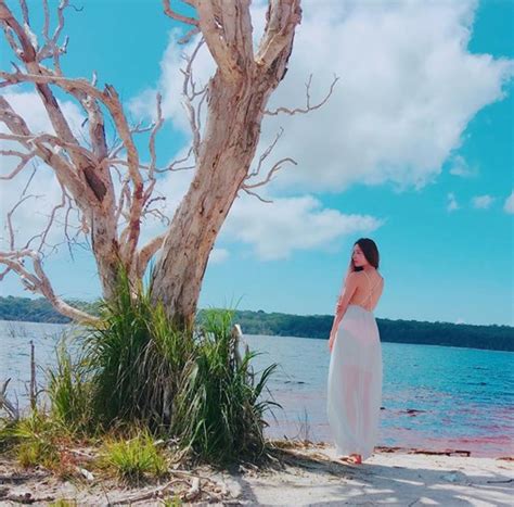 Mê mẩn nhan sắc hot girl Ninh Bình chân dài mét mốt Báo Ninh Bình