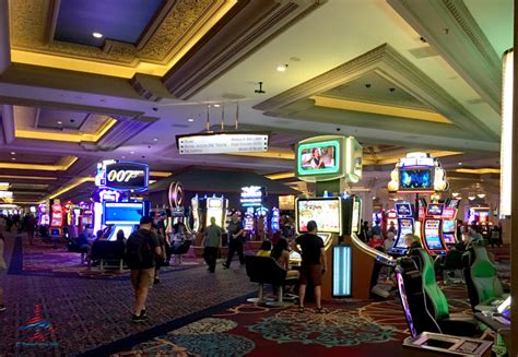Mandalay-Bay-Casino - Eye of the Flyer