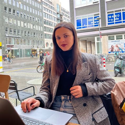 Viktoriia Petruk – Medium