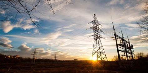 Lignes haute tension et distances de sécurité requises pour les