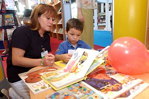 Ya comenzó la Feria del Libro Icarito