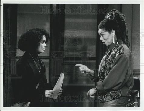 1986 Press Photo Actors Lisa Bonet And Rosalind Cash Nbc Tv The Cosby