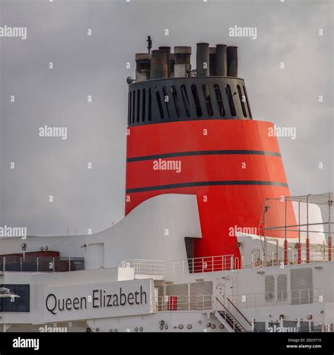 Red Ships Funnel Hi Res Stock Photography And Images Alamy