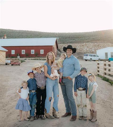 Ballerina Farm: Neelemans Net Worth, Controversy Explained