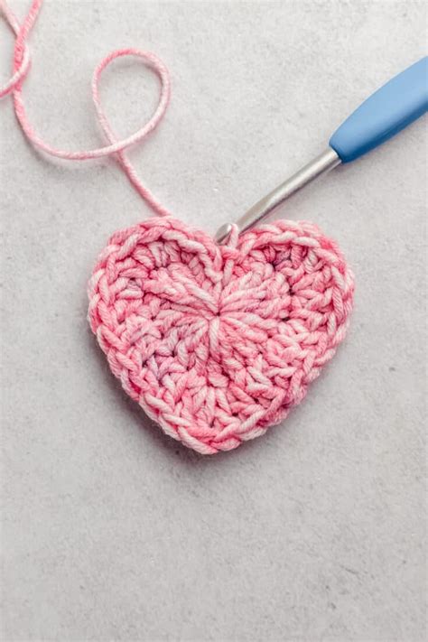 Free Crochet Heart Pattern - 3 Sizes - Sarah Maker