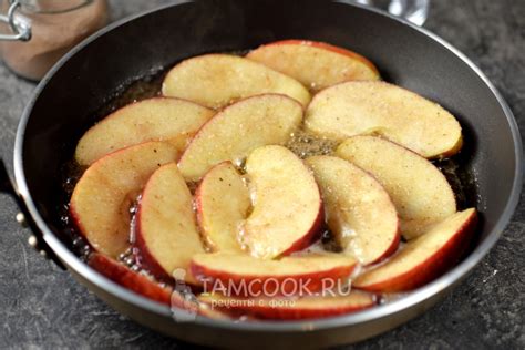 Жареные яблоки с сахаром и корицей на сковороде — рецепт с фото пошагово
