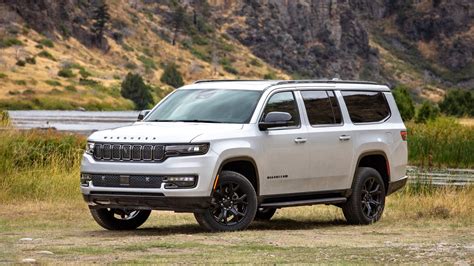 Best SUVs for Towing in 2023: Everything You Need to Know - Kelley Blue Book