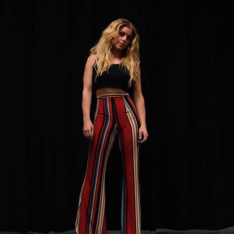 50 Hot Lindsay Ell Photos 12thBlog